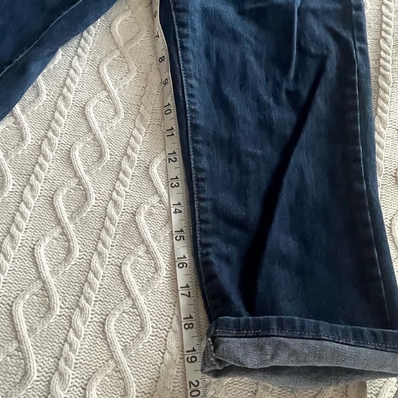 Levi’s Vintage Darker Washed Cropped Women's Jeans Size 6/28 - Picture 12 of 14